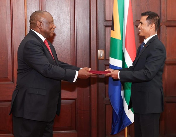 High Commissioner Air Chief Marshal Udeni Rajapaksa (Retd) Presents Credentials to South African President Cyril Ramaphosa