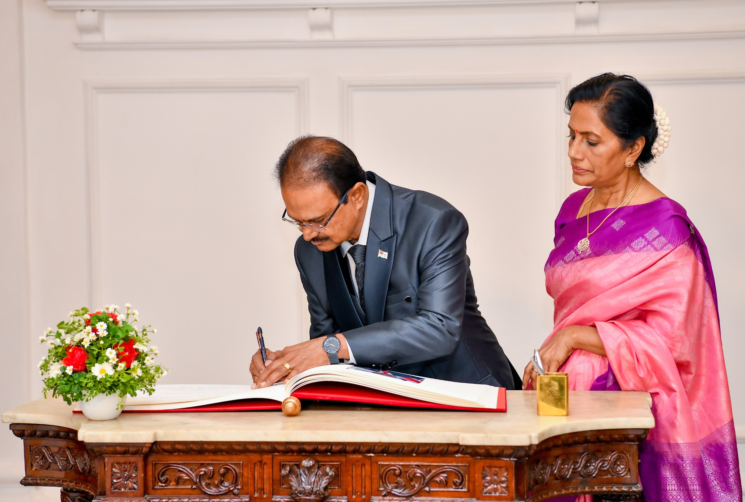The High Commissioner of the Republic of Fiji presents Credentials to Sri Lanka