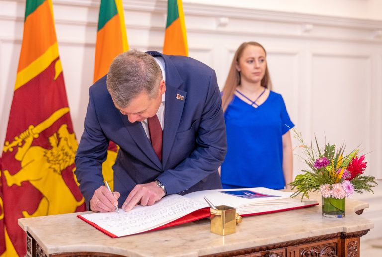 The Ambassador of the Republic of Belarus presents Credentials to Sri Lanka