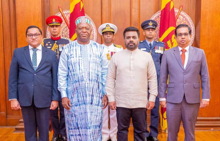 The Ambassador of the Republic of Guinea presents Credentials to Sri Lanka