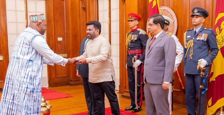 The Ambassador of the Republic of Guinea presents Credentials to Sri Lanka